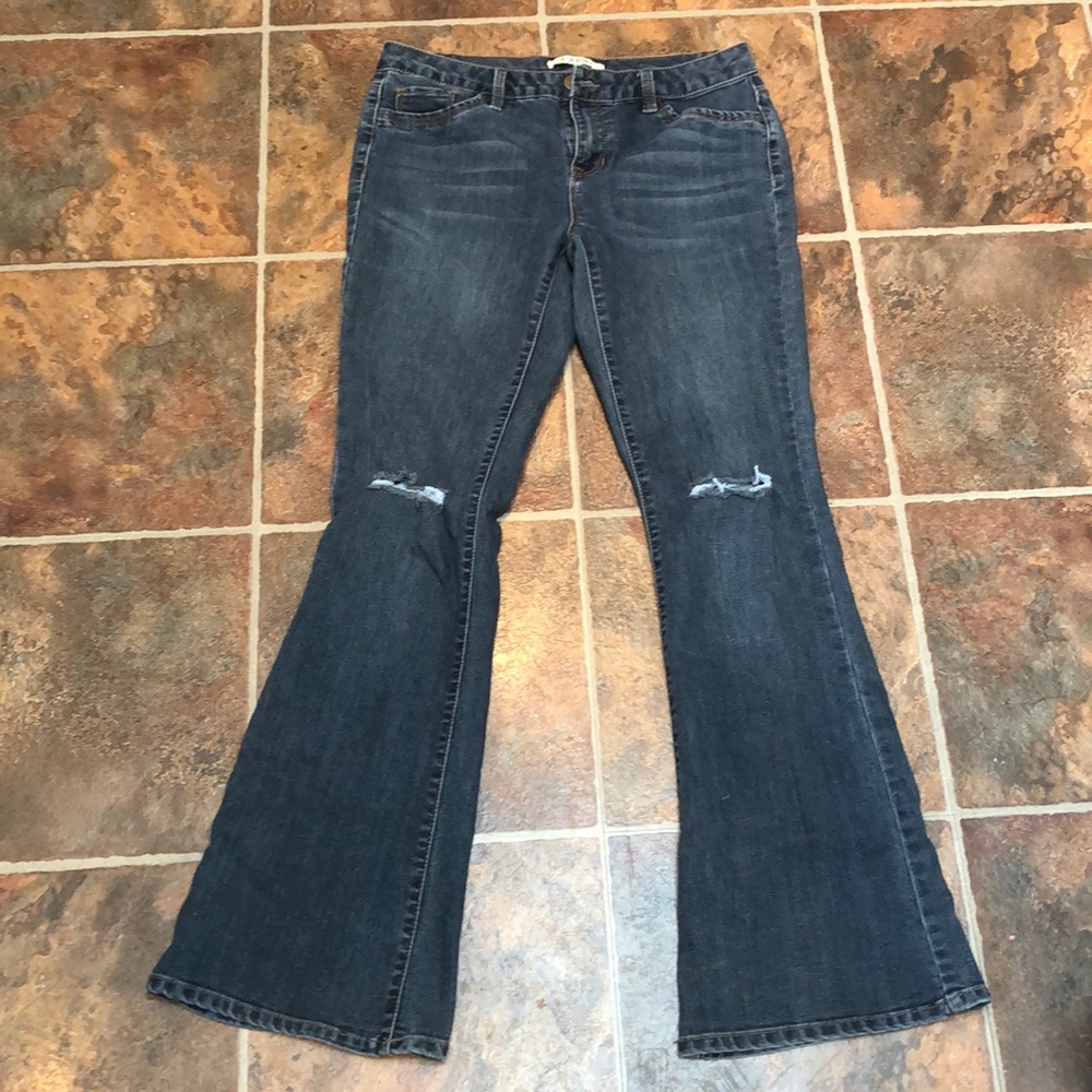 Bellbottom jeans! Low rise, ripped knees